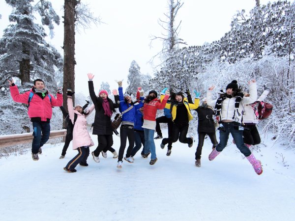沐浴拜佛峨眉山，吉祥如意大家沾