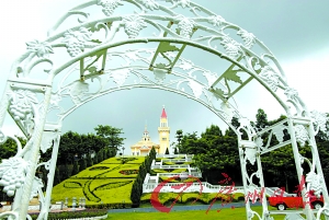 龍鳳山莊有歐式古堡。