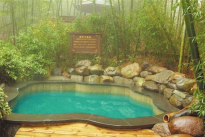 安吉江南天池有新鮮 玩樂江南“長(zhǎng)白山”