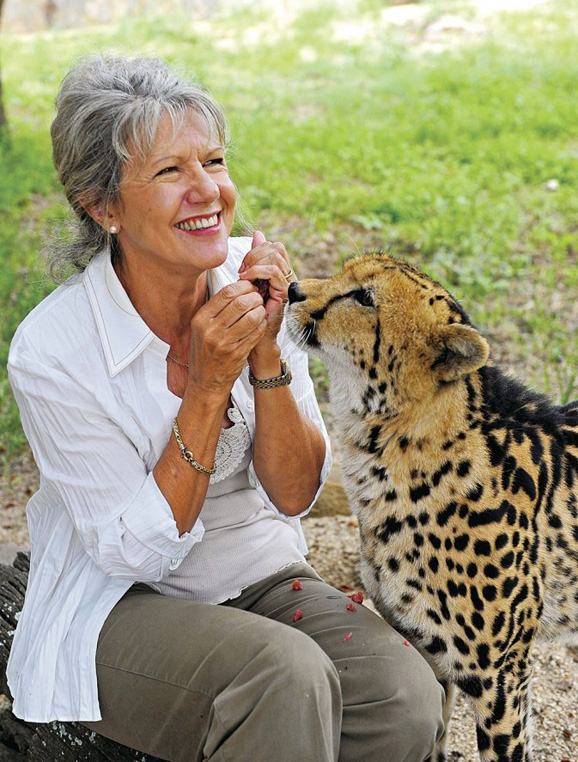 　　自然保護區(qū)、瀕危動物 中心、奢華營地酒店,無一不是Lente女士熱愛動物和大自然的杰作