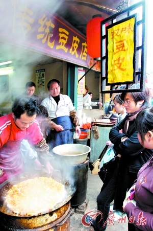 “幸福的舌尖” 千回百轉(zhuǎn)武漢味 “幸福的舌尖” 千回百轉(zhuǎn)武漢味