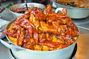 青巖古鎮(zhèn)的豬腳。