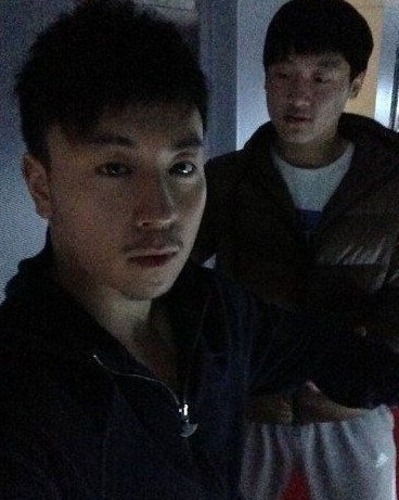 釋小龍與工作人員之前的合影。（資料圖）