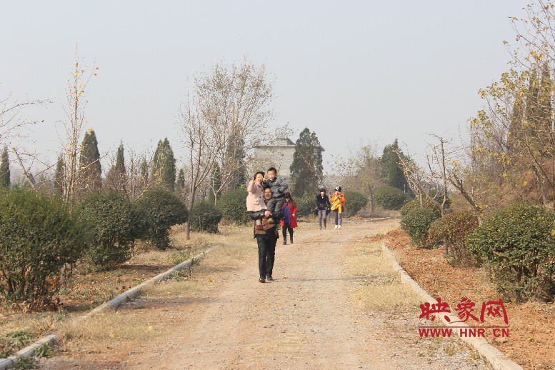 猜猜大家興高采烈的去哪？