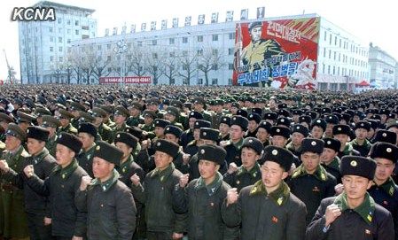 朝鮮黃海北道、咸鏡南道和南浦市11日舉行軍民大會，支持朝鮮人民軍最高司令部發(fā)言人聲明。