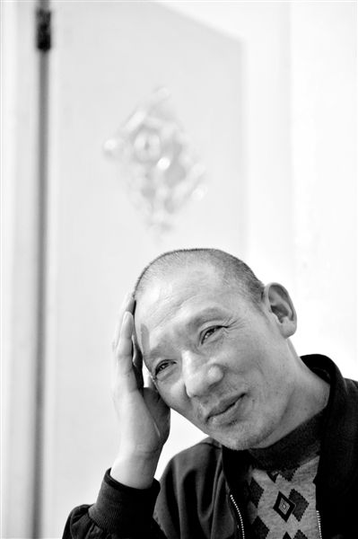 因涉嫌一起奸殺幼女事件，李懷亮被羈押近12年，三次審判，三次因“證據(jù)不足”被撤銷。 本版圖片均為資料圖片