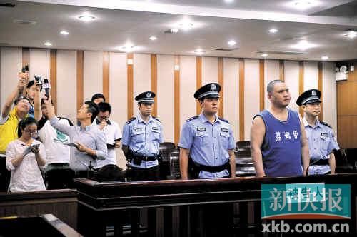 廣州市民政局民間組織管理局稽查處原處長李軍犯猥褻兒童罪，被判處有期徒刑4年。記者 孫毅/攝