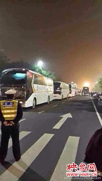 11月1日深夜，鄭州鄭東新區(qū)夜總會(huì)“皇家一號(hào)”被查處。網(wǎng)友供圖