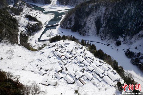 　　當(dāng)?shù)貢r(shí)間2014年2月17日，據(jù)日本媒體報(bào)道，日本關(guān)東甲信及日本東北等地區(qū)遭遇大雪。