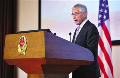 昨日下午，美國國防部長(zhǎng)哈格爾在中國國防大學(xué)發(fā)表演講。