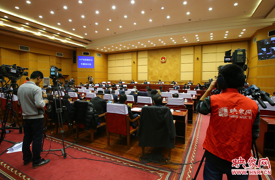 映象網(wǎng)對專題詢問會進(jìn)行全程直播。