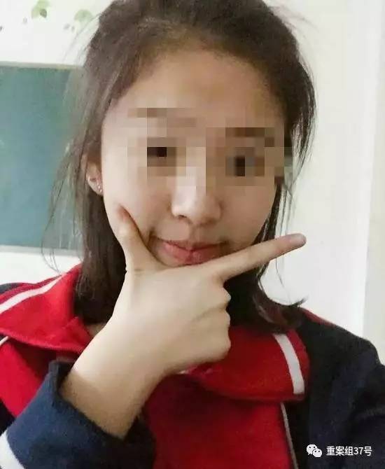 17歲高中男生教室里掐死女同學(xué)，被訴故意殺人和強奸