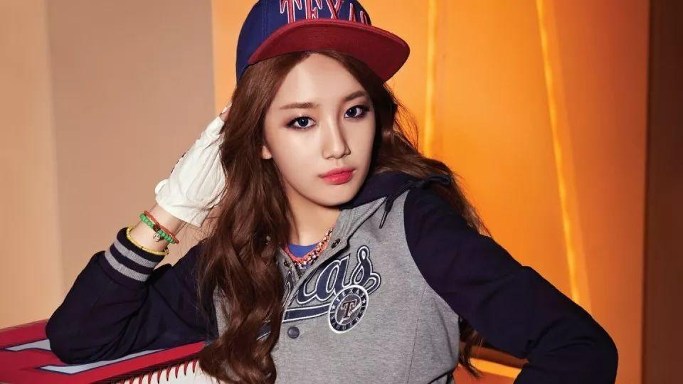 從李敏鎬到李棟旭，再次分手的“男神收割機(jī)”裴秀智被嘲太花心？