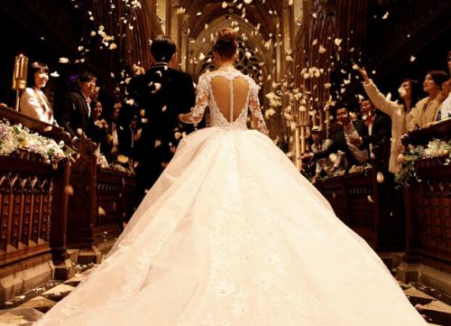 張馨予的婚紗成了淘寶爆款，知道價格后讓人大跌眼鏡！