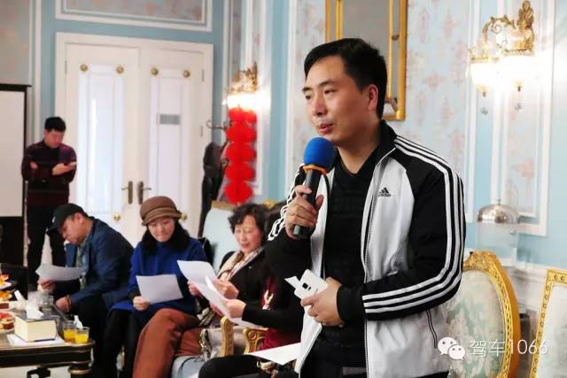 星星裝飾公司董事長、詩人 孔令偉