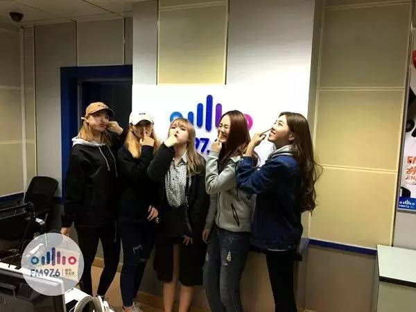 豬鼻行動(dòng)！預(yù)備……按！長(zhǎng)腿妹妹都是天然美女哦！