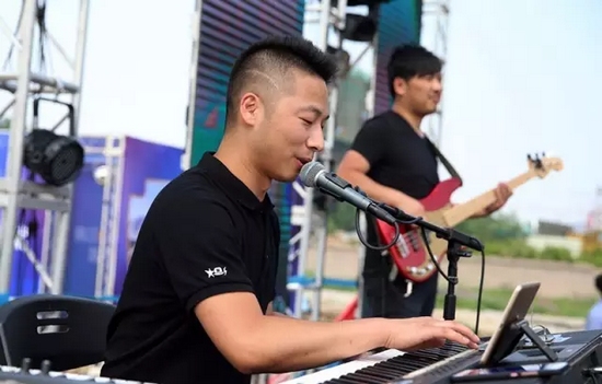 辛苦樂隊(duì)老師，你們跟我們一起，共同見證了時(shí)光音樂節(jié)是如何一步步成長至今的。