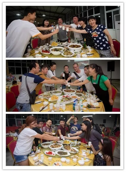 看我們的飯菜豐盛嗎？