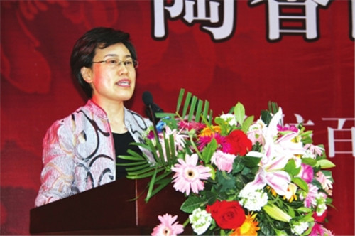 洛陽(yáng)市委常委、組織部部長(zhǎng)，洛陽(yáng)市關(guān)心下一代工作委員會(huì)主任陳向平致辭