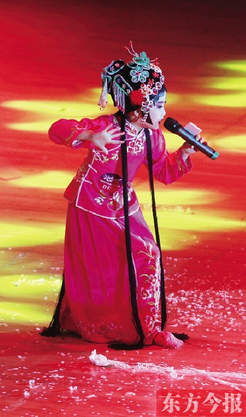 11月16日，《非常6+1》河南區(qū)總決賽現(xiàn)場(chǎng)，入圍選手們上演了一場(chǎng)精彩的比賽