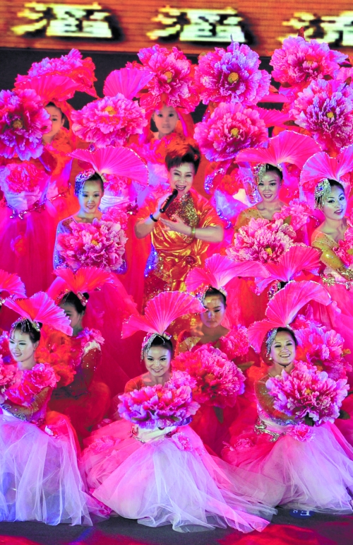 閉幕式上小香玉的一曲《河南人》唱出了我們河南人的精神。