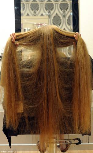 英國1.5米高少女金色長(zhǎng)發(fā)及膝