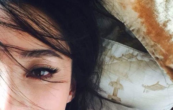 蔣勤勤吊帶美照。