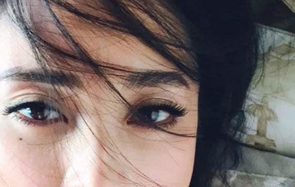 蔣勤勤吊帶美照。