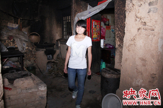 離大學校門,只有“一步之遙”的孩子。