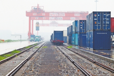 進(jìn)口車將運到聯(lián)檢中心