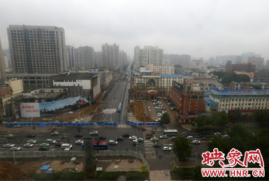 經(jīng)三路下穿金水路隧道工程已經(jīng)開始封閉施工。