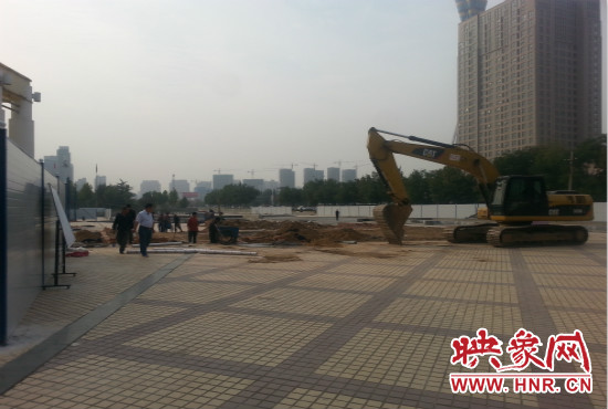 隴海路朝鳳路等三個(gè)站點(diǎn)已經(jīng)實(shí)施圍擋。