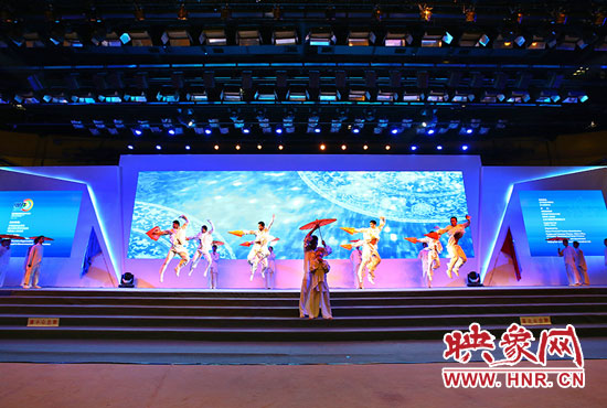 現(xiàn)場(chǎng)表演。