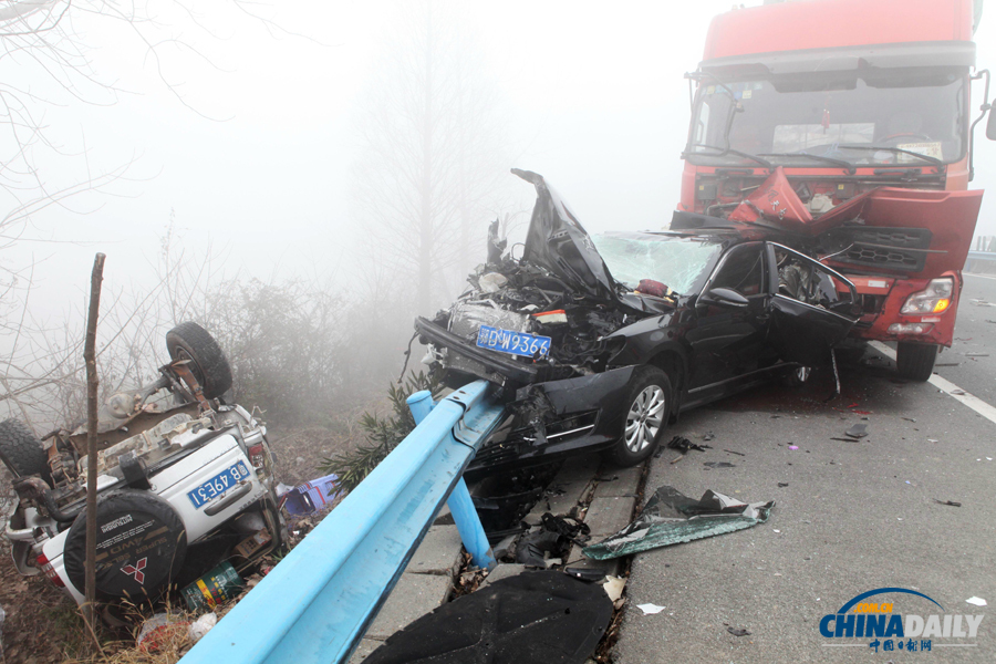 事故現(xiàn)場。惠斌 攝