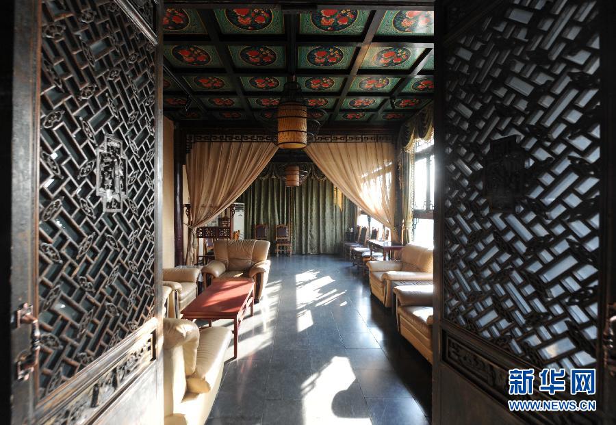 　“停業(yè)調(diào)整”的北海公園內(nèi)高檔餐廳上林苑內(nèi)部一角（1月15日攝）。