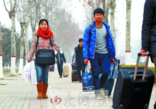 走進(jìn)熟悉的校園，看到熟悉的笑臉，就這樣懷揣著自信和目標(biāo)，迎接明天靠近下一站。