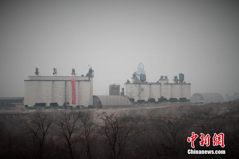 　2014年2月17日，石家莊市再次啟動(dòng)壓減水泥過剩產(chǎn)能、治理大氣污染水泥企業(yè)集中爆破拆除行動(dòng)。