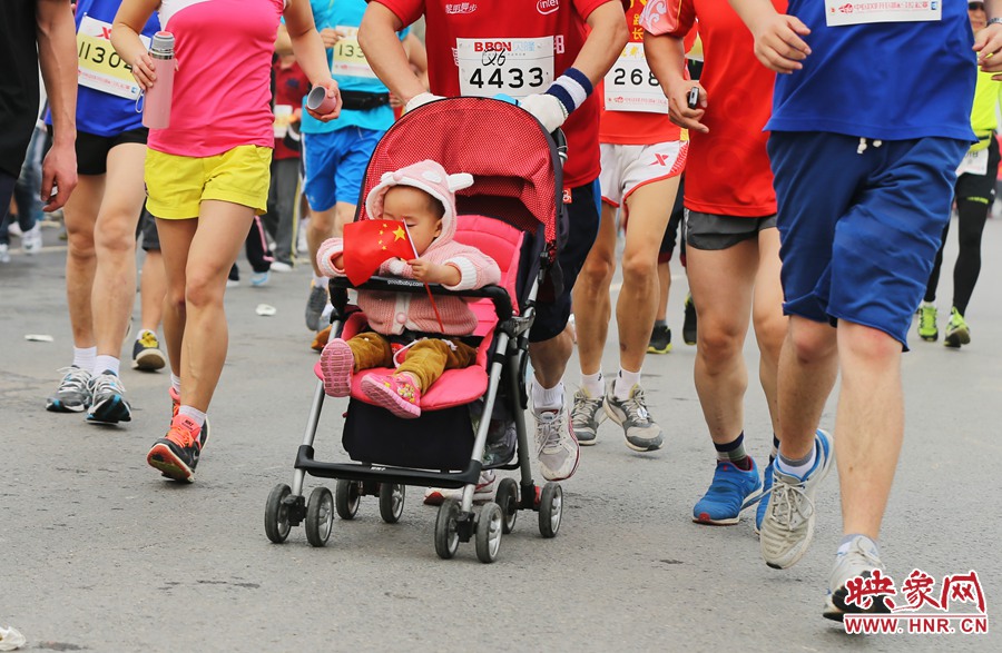 估計是最小的參與者。