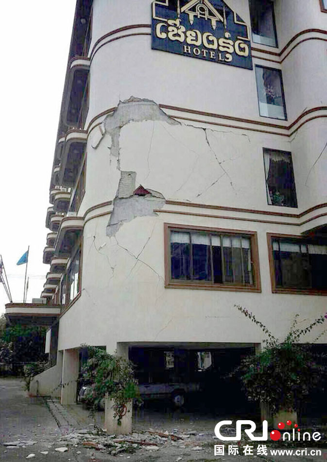 　當(dāng)?shù)貢r(shí)間2014年5月5日，泰國(guó)清萊，一棟酒店大樓墻皮脫落。 圖片來(lái)源：東方IC