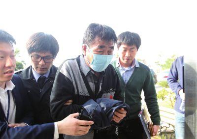 　4月19日，“歲月”號船長李俊錫被正式逮捕資料圖片。