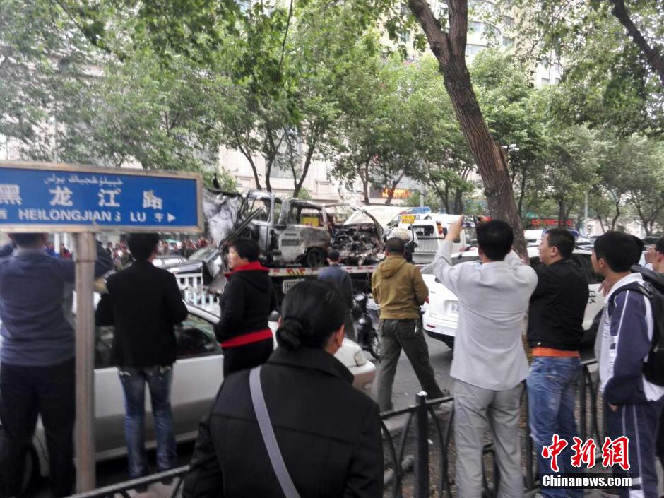 自治區(qū)和烏魯木齊市有關(guān)部門迅速處置，傷員已全部送往醫(yī)院救治。