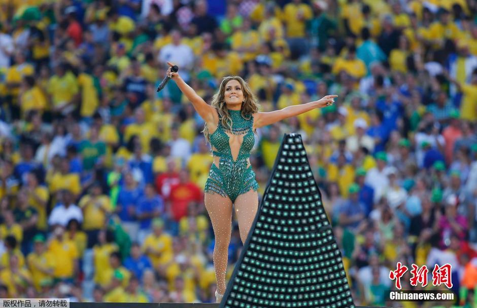 北京時(shí)間6月13日凌晨2時(shí)，巴西世界杯正式拉開帷幕。