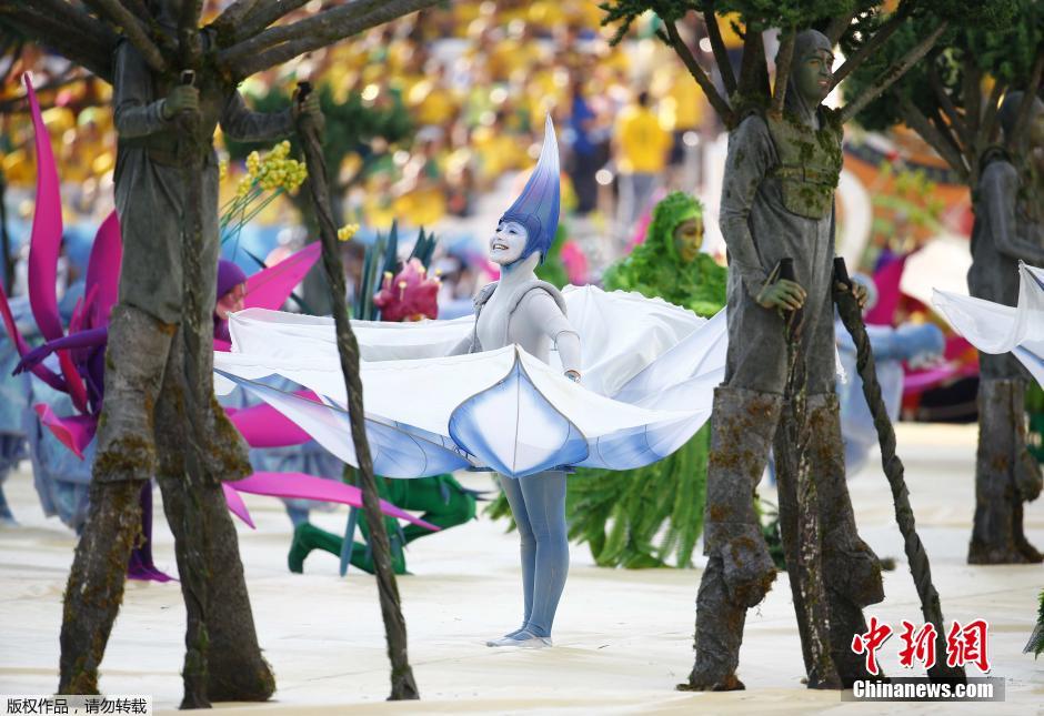 北京時(shí)間6月13日凌晨2時(shí)，巴西世界杯正式拉開帷幕。