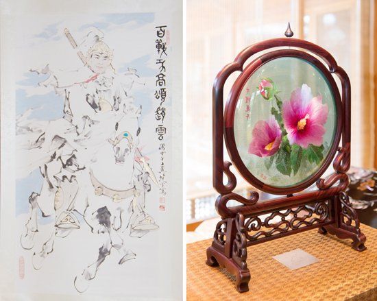 　當(dāng)?shù)貢r間2014年7月4日，中國國家主席習(xí)近平向韓國總統(tǒng)樸槿惠贈送的趙云畫像（左）和木槿花玻璃工藝