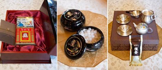 　當(dāng)?shù)貢r間2014年7月4日，韓國總統(tǒng)樸槿惠向中國國家主席習(xí)近平贈送的紅參和茶具等。