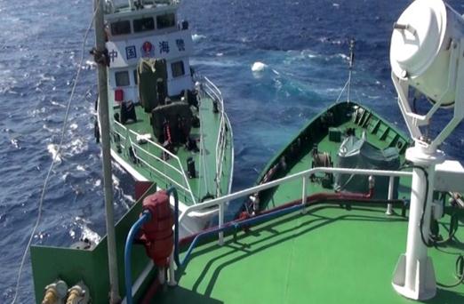 越南拍攝的中國?？樟α孔o(hù)衛(wèi)981鉆井平臺。