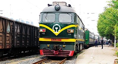 綠皮車 較早的老式火車，客車車廂以綠色為主