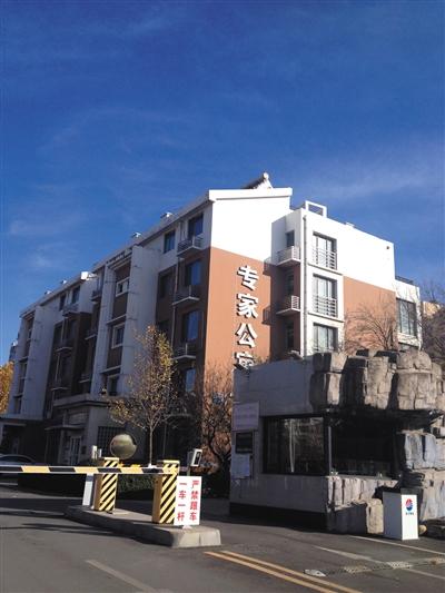 馬超群母親張桂英的一處房產(chǎn)，位于秦皇島開發(fā)區(qū)專家公寓內(nèi)，該房產(chǎn)為馬家巨款、黃金藏匿處。