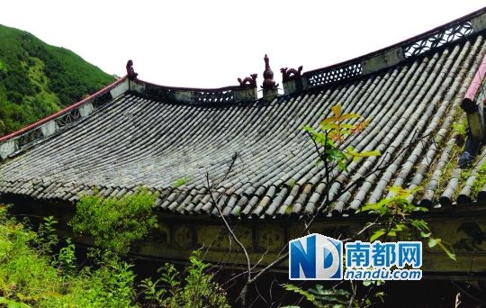 　照光寺在致歉微博中稱，該寺位于蒼山之上，年久失修，且沒有防火通道。