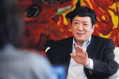 　政協(xié)委員、中國電力投資集團總經(jīng)理陸啟洲稱，7800元是其每月基本工資。資料圖片/新京報記者 楊杰